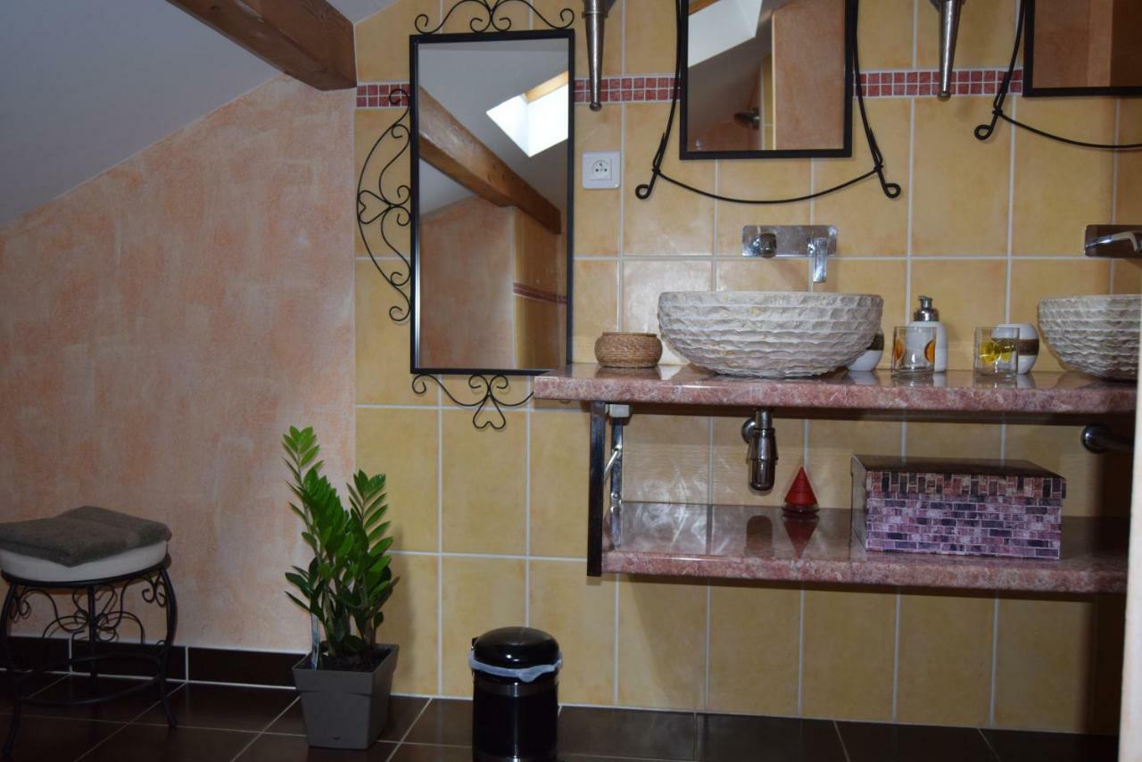 Bed and Breakfast Le Nid De L'Ecureuil Brens  Esterno foto