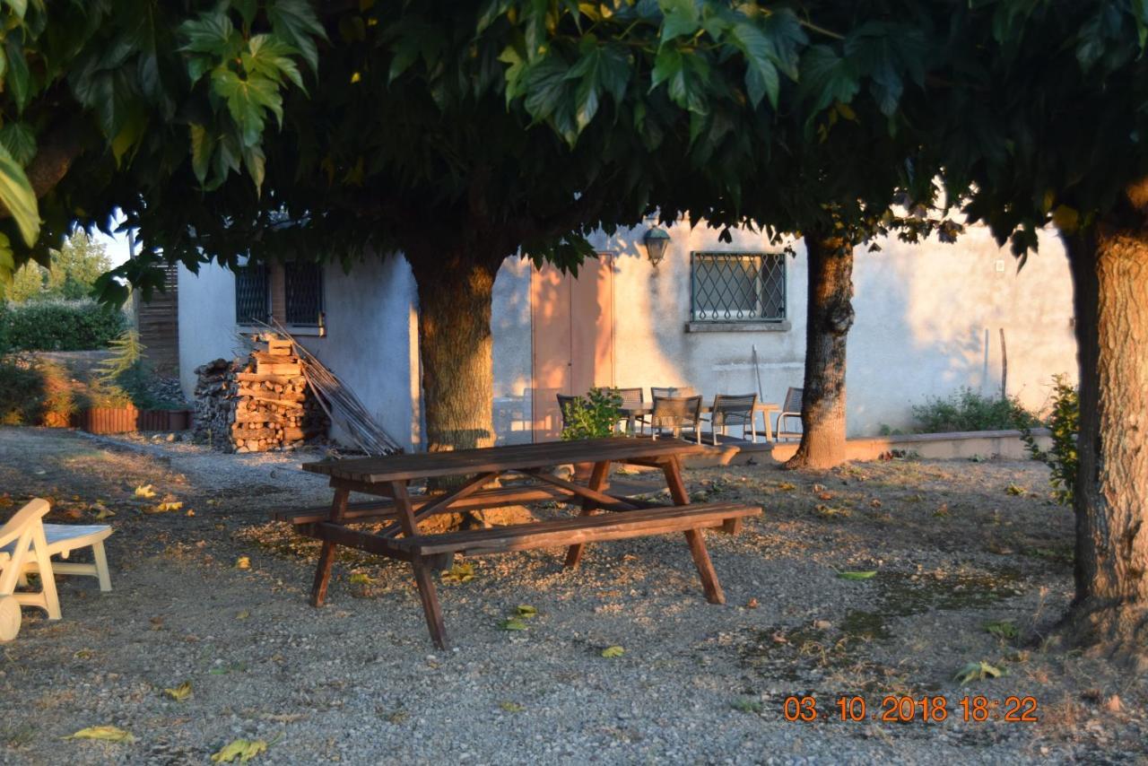 Bed and Breakfast Le Nid De L'Ecureuil Brens  Esterno foto